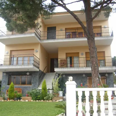 En Coliving Guest house San Fausto de Campcentellas